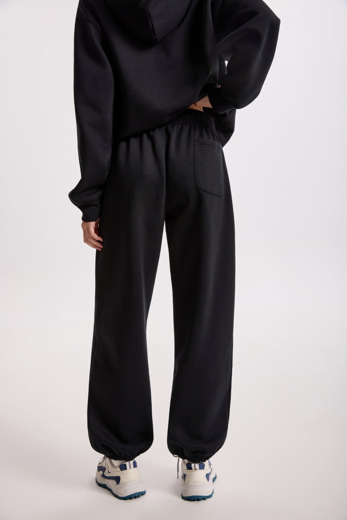 AW26-SIG-JOG-001 | Black | Detail 2