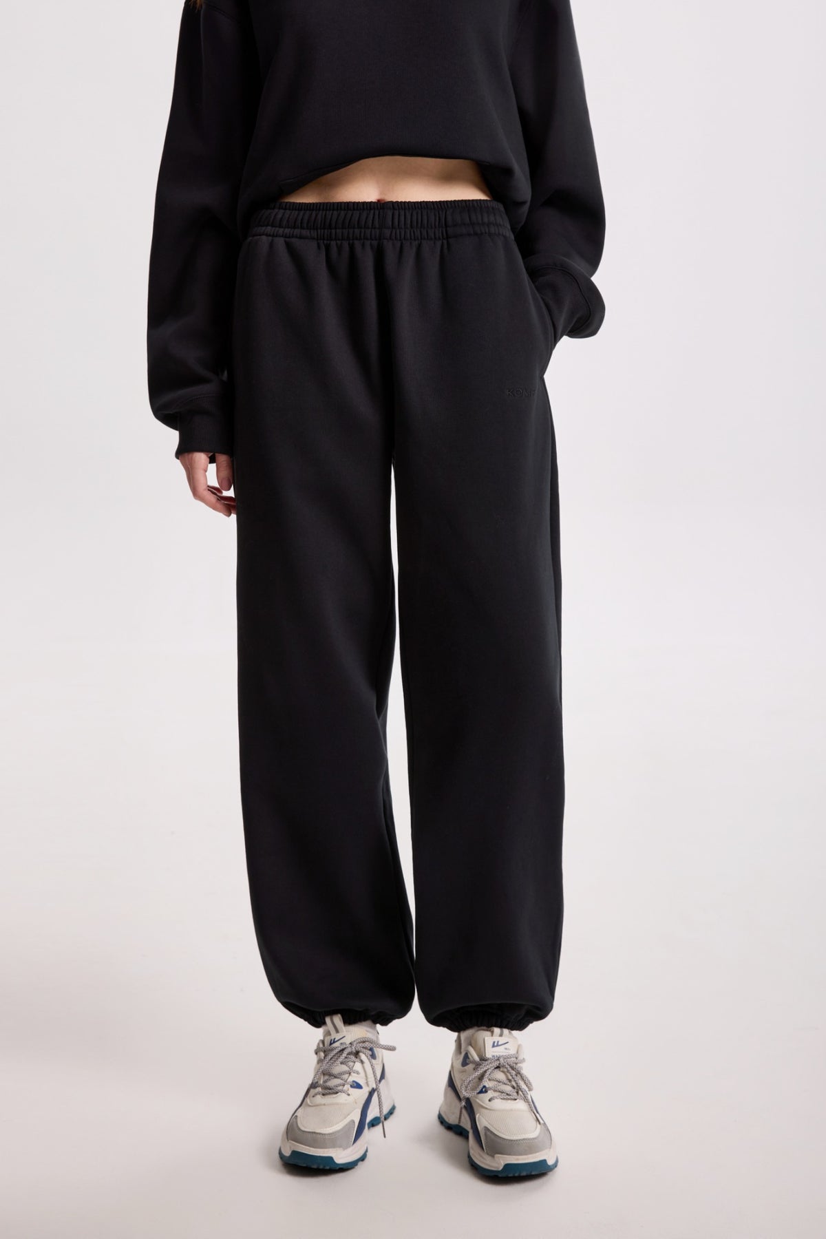 AW26-SIG-JOG-001 | Black | Main