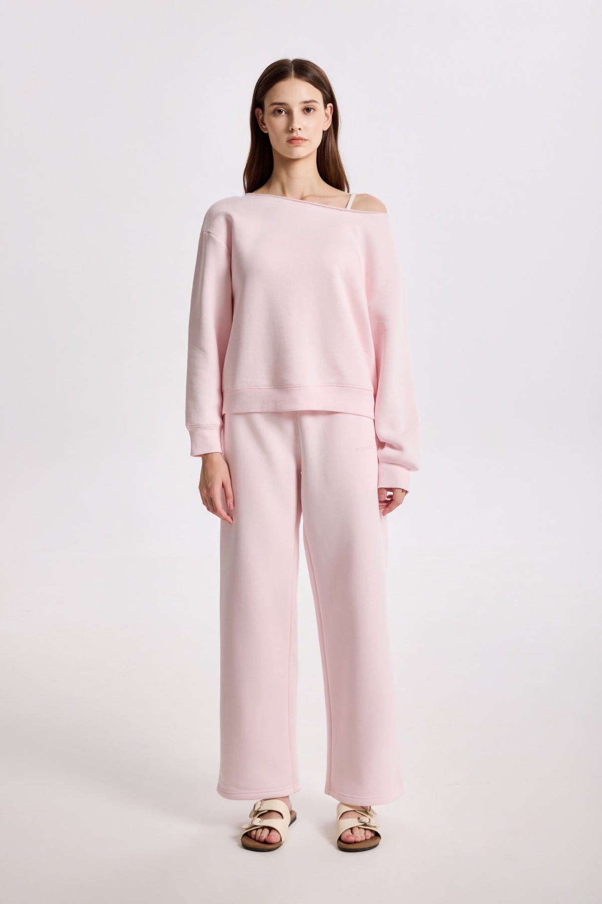 AW26-STU-OSS-001 | Villa Pink | Detail 1